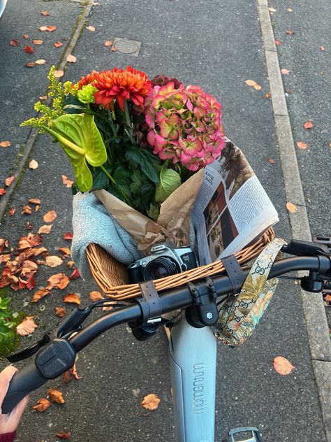 autumn bike ride flowers in basket film camera aesthetic Flowers In Bike Basket, Bike With Basket Aesthetic, Bike Basket Aesthetic, Autumn Flowers Aesthetic, Flower Basket Aesthetic, Video Camera Aesthetic, Riding Bike Aesthetic, Bike Riding Aesthetic, Bike Ride Aesthetic