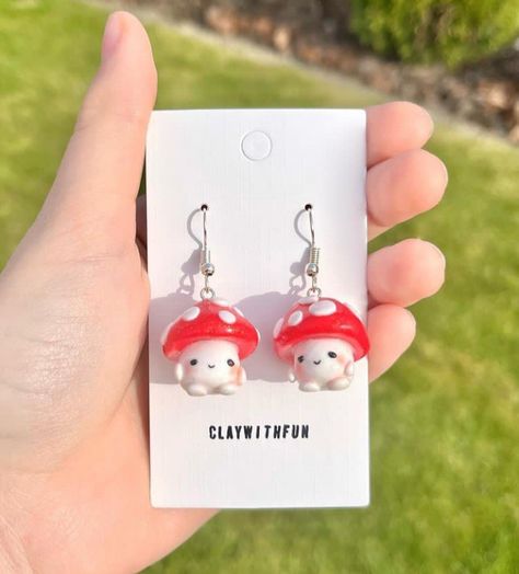 Porcelanicron Ideas, Cute Clay Earrings, Clay Cute, Polymer Clay Kawaii, Clay Keychain, Clay Inspo, Clay Things, Clay Diy Projects, Tanah Liat