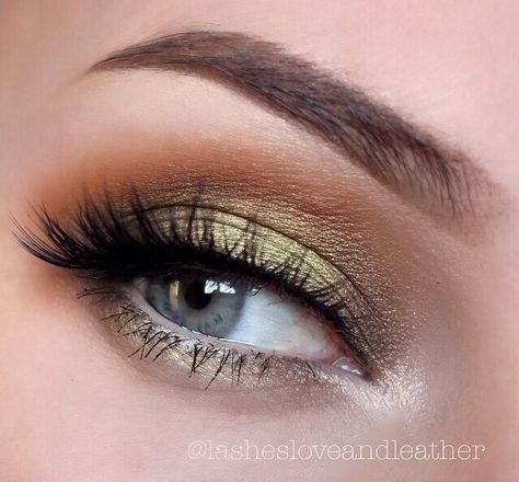 Lime green in the lid and soft brown transition shade in the crease. Eyeshadow To Match Green Dress, Eye Shadow With Green Dress, Makeup Looks For Lime Green Dress, Makeup For Lime Green Outfit, Lime Green Dress Makeup, Makeup For Lime Green Dress, Lime Green Outfit Makeup, Lime Green Makeup Look, Lime Green Makeup