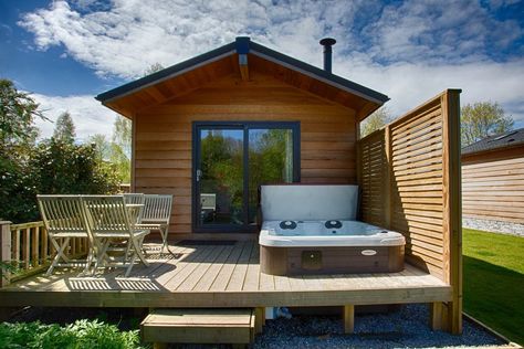 Log Cabin With Hot Tub, Tiny House With Hot Tub, Log Cabins Uk, Riverside Cabin, Small Lodge, Annex Ideas, Cabin With Hot Tub, Lodge Plans, Lodges Design