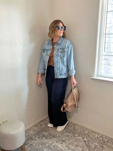 travel outfit, travel style, easy travel outfits, simple style, midsize style Midsize Jean Jacket Outfit, Midsize French Style, Easy Travel Outfits, Winter Outfits Midsize, Easy Teacher Outfits, Boho Mom Style, Effortless Fall Outfits, Style Midsize, Conrad Style