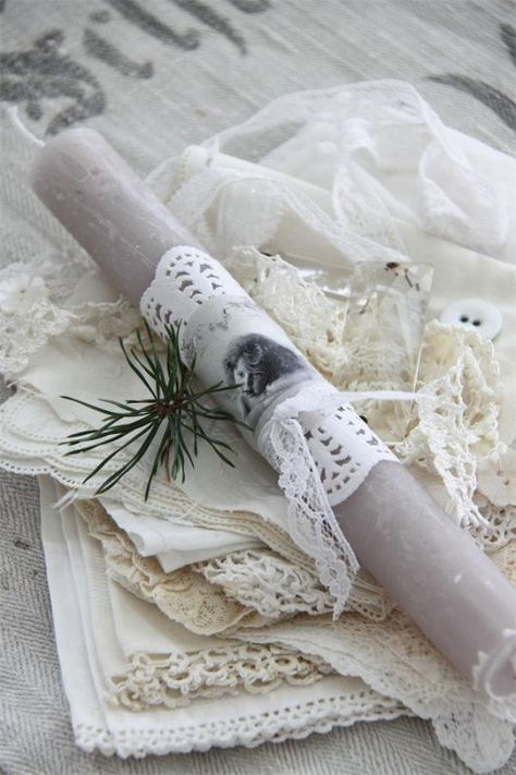 Rustic candle latte Jeanne d`Arc Living | - Jeanne d`Arc Living | Brocante Webshop Christmas Shabby Chic, Rustic Candle, Jeanne D'arc, Rustic Candles, Prints Vintage, Christmas Memory, Christmas Mood, Bobbin Lace, Diy Christmas Gifts