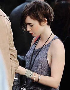 Snoopy - bethsco Lily Collins Pixie, Lily Collins Short Hair, Short Wavy Pixie, Short Punk Hair, Cute Short Haircuts, Haircut Types, Punk Hair, Long Pixie, Short Wavy