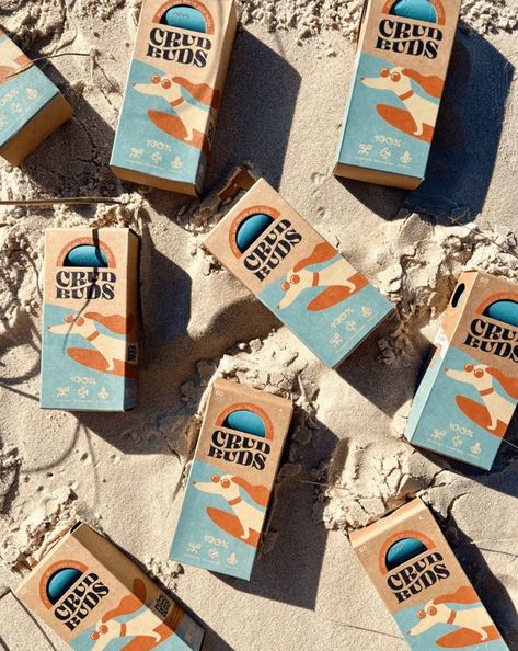 Retro Beach Poo Bags Packaging en Behance Beach Packaging, Retro Beach, Brand Board, Branding Packaging, Beach Inspired, Bag Packaging, Vintage Beach, Photoshop Illustrator, Brand Packaging