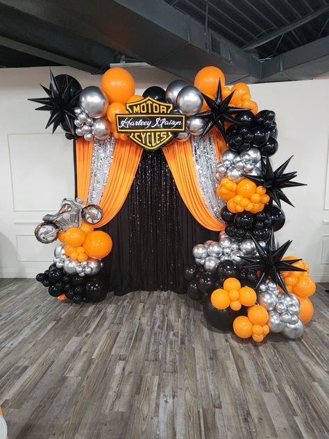 Biker Decoration Ideas, Biker Birthday For Men, Biker Party Decorations, Motorcycle Theme Party, Harley Davidson 1st Birthday Party, Harley Davidson Wedding Ideas, Motorbike Party Decorations, Biker Theme Party, Harley Davidson Themed Birthday Party