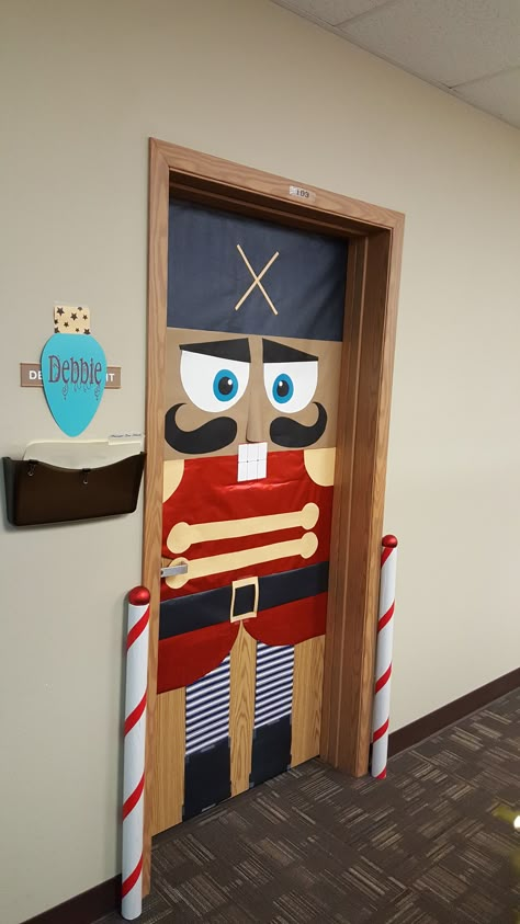 Diy Christmas Door Decorations, Door Decorations Classroom Christmas, Holiday Door Decorations, Diy Christmas Door, Christmas Door Decorating Contest, Christmas Classroom Door, Nutcracker Decor, Nutcracker Christmas Decorations, School Door Decorations