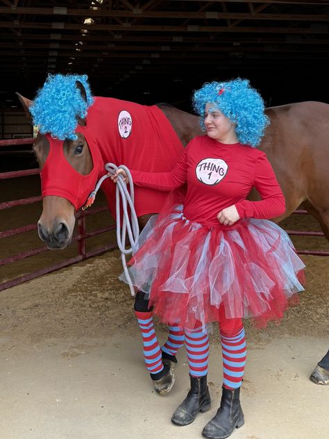 Another cute entry in the HorseCrazyGirls annual horse Halloween Costume contest! Aren't Ella and her rider adorable? #horses #horsecrazy #Halloween #halloweencostume #halloweencontest #horsecrazygirls #horsesforlife #horsegirl #equestrian #barnlife #horsefun #besthorse #horselife #horseblogger #equestrianblogger #horsebackrider #equestrianlife Horse And Rider Costumes Diy Easy, Horse Fancy Dress, Horse Halloween Costumes, Horse Halloween, Easy Diy Costumes, Horse Costumes, Horse And Rider, Horseback Rider, Holiday Costumes