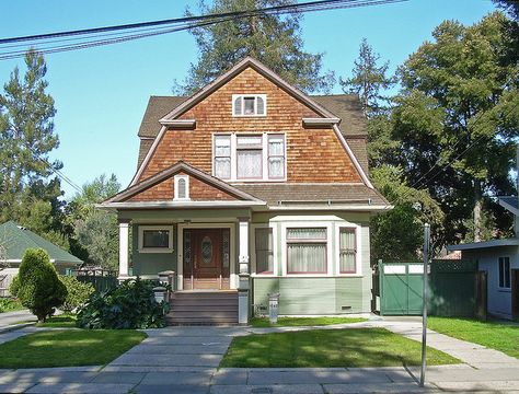 dutch colonial revival home built in 1912 in San Jose, California Storage Building Homes, Gambrel House, Small Barn Plans, Dutch Colonial House, Colonial Revival House, Dutch Colonial Homes, Gambrel Barn, Gambrel Style, Colonial Style House Plans