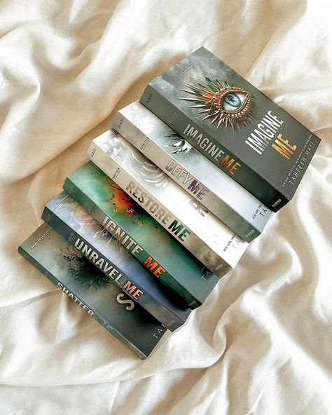 Shattered Book, Shatter Me Aesthetic, Shatter Me Book, Ya Series, Bookstagram Ideas, Reading Motivation, Colleen Hoover Books, Good Romance Books, Bookstagram Inspiration