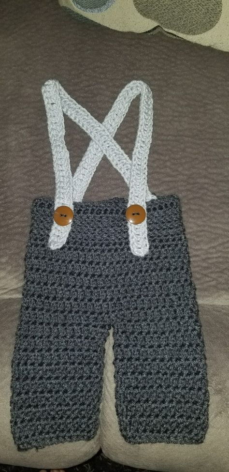 Crochet baby pants with suspenders- no pattern Pants With Suspenders, Crochet Baby Pants, Newborn Pants, Crochet Newborn, Suspender Pants, Newborn Crochet, Baby Pants, Suspenders, Crochet Baby