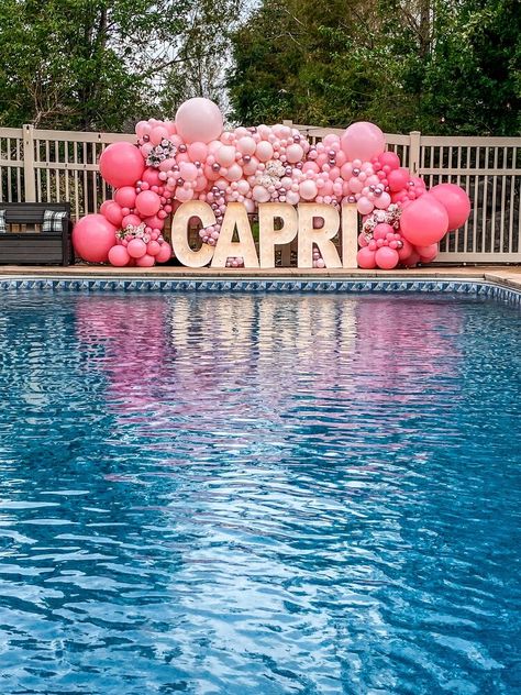 Shower Room Layout, Hot Pink Balloon Garland, 21st Inspiration, Sweet 16 Pool Parties, Garland Inspiration, Pink Birthday Party Decorations, Pink Balloon Garland, Balloon Inspiration, Maternity Ideas