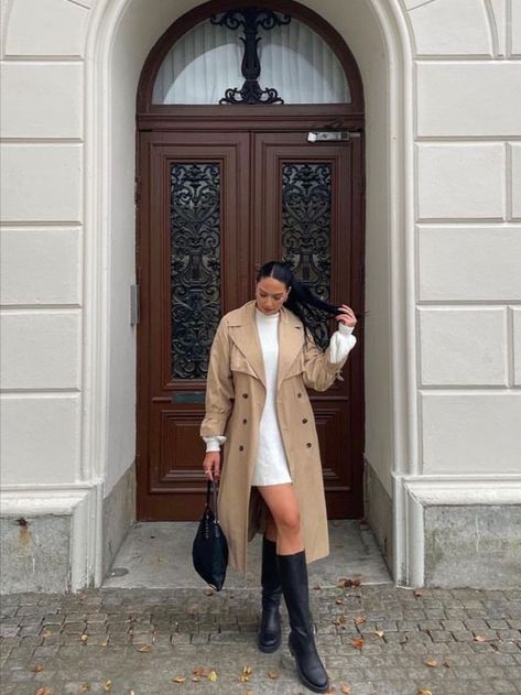 Blonde girl Scandinavian style Swedish Trench Coat Fall Trends 2022  Oversized Stockholm Style City Girl Trench Coat Outfit Fall, Fall Coat Outfit, Fashion Trench Coat, French Coat, Trench Coat Outfit, Trench Coat Style, Coat Outfit, Outfit Fall, Coat Outfits