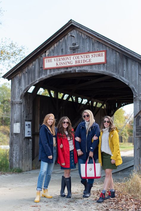 Every bucket list should include a trip to explore Vermont during the fall – just don’t forget your Joules Right as Rain gear! After all, there is nothing quite more beautiful than the fall foliage in New England.
#fall #joules #rain #style Fall Road Trip Outfit, New England Fall Outfits, Vermont In The Fall, Early Fall Fashion, New England Prep, Cute Raincoats, Vermont Vacation, Country Stores, Vermont Fall