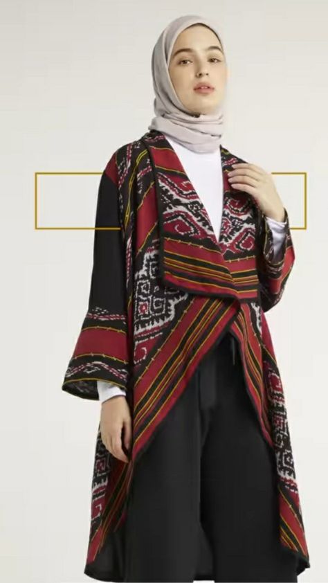 Outer Lurik Kombinasi, Blazer Batik Modern Hijab, Tenun Fashion Hijab, Outer Batik Modern Hijab, Outer Batik Long, Tenun Fashion Inspiration, Batik Formal, Cardigan Batik, Tenun Lurik