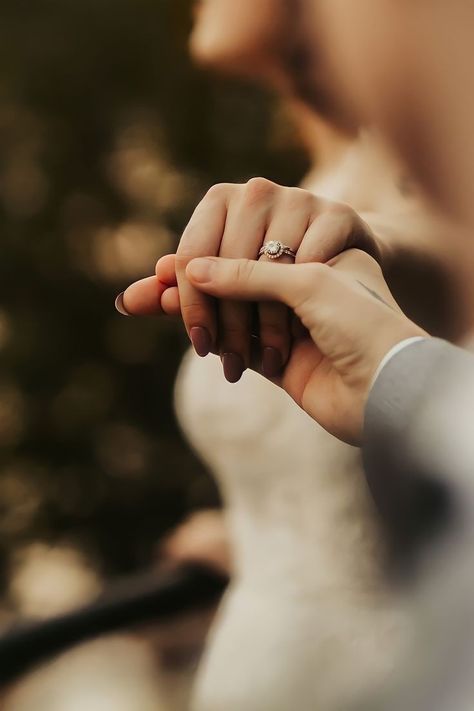 Couple Hands Holding, Beautiful Eyes Images, Romantic Couple Poses, Hand Hold, Yosemite Wedding, Couple Hands, Hand Photography, Hand Images, Hand Photo