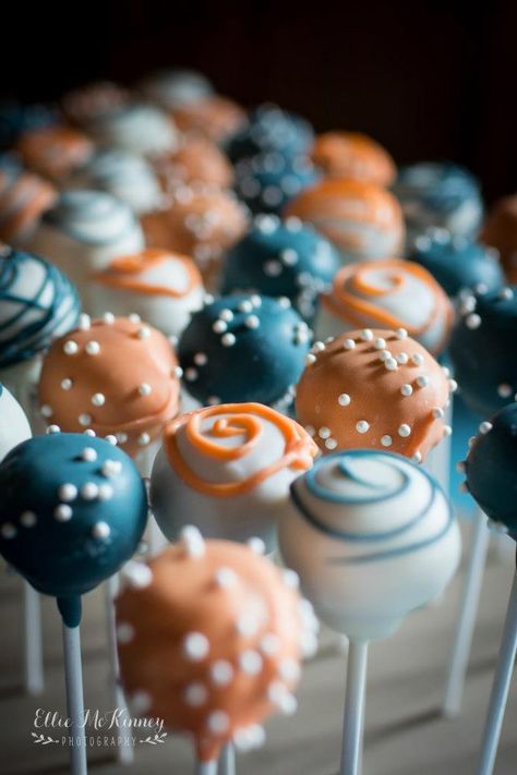 Bluey Birthday Party Cake Pops, Bluey Birthday Cakepops, Bluey Themed Cake Pops, Bluey Birthday Cake Pops, Bluey Cake Pop Ideas, Wackadoo Bluey Birthday, Bluey Cake Pops, Cake Pop Display, Bingo Cake