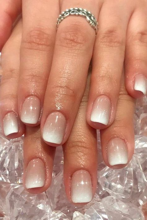 This Hack Makes a French Manicure Look Incredible on Short Nails Short Nails Shellac, French Manicure Short Nails, Gel French Manicure, Unghie Sfumate, French Manicure Designs, Half Moons, Short Gel Nails, French Manicure Nails, French Tip Acrylic Nails