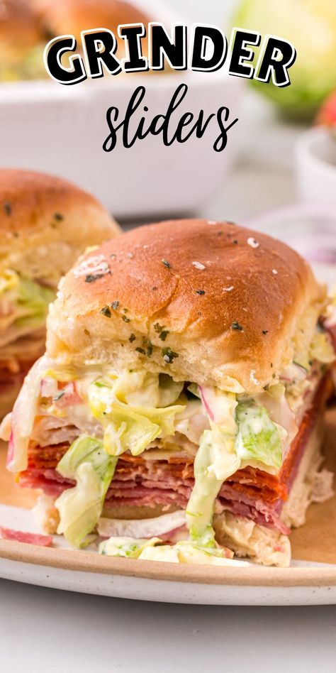 These Grinder Sliders area fresh hot sandwich topped with a delicious slaw mixture and fresh tomatoes that will be the a hit for any crowd. via @familyfresh Grinder Sliders, Diy Sandwich, Sliders Recipes Hawaiian Rolls, Easy Slider Recipes, Slider Sandwiches, Homemade Sandwich, Cold Sandwiches, Sandwich Bar, Hot Sandwich