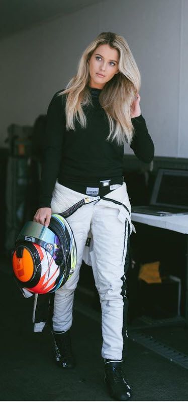 Lindsay Brewer, Nina Dobrev Vampire Diaries, Blonde Model, Nina Dobrev, Race Cars, Blonde, Beauty