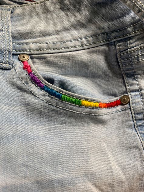 Hand Embroidery Pocket Design, Jean Pocket Designs Embroidery, Embroidery Pants Jeans Pockets, Embroidery Designs For Jeans Pockets, Pride Jeans Diy, Embroidery On Jean Pockets, Hand Embroidery Pocket, Easy Jean Embroidery, Embroidery Jeans Pocket