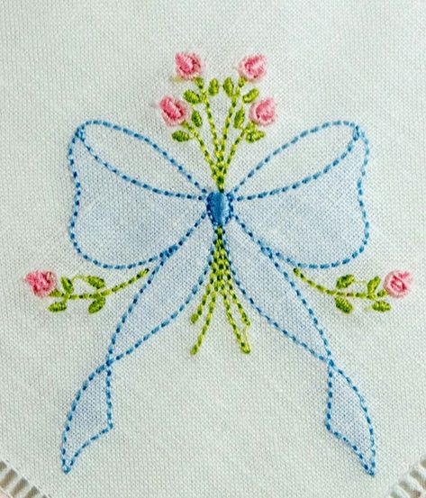 Embroidered Bow, Hardanger Embroidery, Embroidery Patterns Vintage, Learn Embroidery, Pola Sulam, Paper Embroidery, Brazilian Embroidery, Japanese Embroidery, Sewing Embroidery Designs