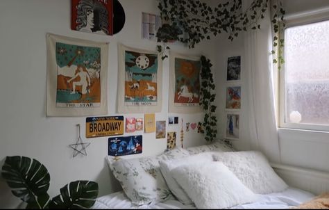 Aesthetic tarot tapestries, fake vines, plants, and more Bedroom Ideas Indie, Vines Plants, Fake Vines, Tarot Tapestry, Plants Cute, Classy Rooms, Cute Room, Aesthetic Rooms, Collage Wall