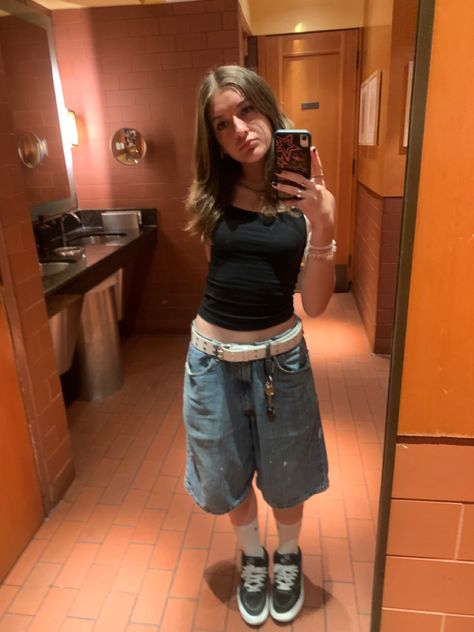 Women Jorts Fits, Alt Jorts Outfit, Big Jorts Outfit, Baggy Jorts Outfit Idea, Losercore Outfits, Baggy Summer Outfits, Baggy Outfit Ideas, Outfit Inspo Casual, Fits Clothes