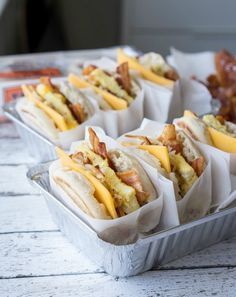 Make the most of your camping trip, with AH-mazing food. Tailgate Breakfast, English Muffins Sandwich, Camping Food Make Ahead, Campfire Food, Breakfast Sandwiches, Campfire Cooking, Camping Recipes, Easy Camping, Camping Glamping