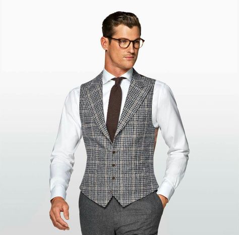 Beautiful piecd of apparel - Suitsupply vest with wide peak lapel Steampunk Men Clothing, Man Vest, Grey Waistcoat, Check Vest, Business Casual Dress Code, Grey Wool Suit, Formal Clothing, Slim Fit Suit Men, Mens Waistcoat