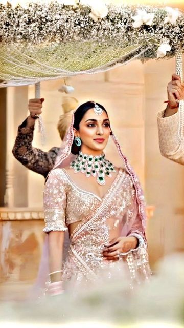 Kiara Advani Wedding Look, Kiara Advani Wedding, Kaira Advani, Affan Waheed, Bridesmaid Photoshoot, Brothers Movie, Bride Jewelry Set, Sidharth Malhotra