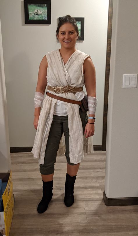 Endor Leia Costume, Leia Endor Poncho Diy, Leia On Endor Costume, Leia Return Of The Jedi Costume, Rey Star Wars Costume, Star Wars Costumes Diy, Disfraz Star Wars, Rey Skywalker, Star Wars Diy