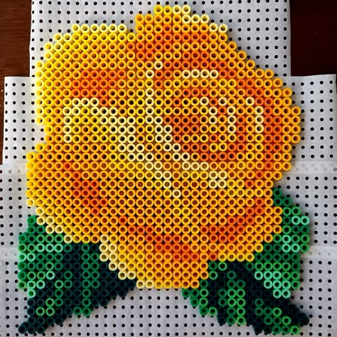 Pearler Bead Flower Patterns, Yellow Perler Beads Ideas, Rose Perler Bead Pattern, Sunflower Perler Bead Patterns, Flower Pearler Bead, Perler Bead Flower Patterns, Hama Beads Flower, Perler Bead Flowers, Flower Perler Beads