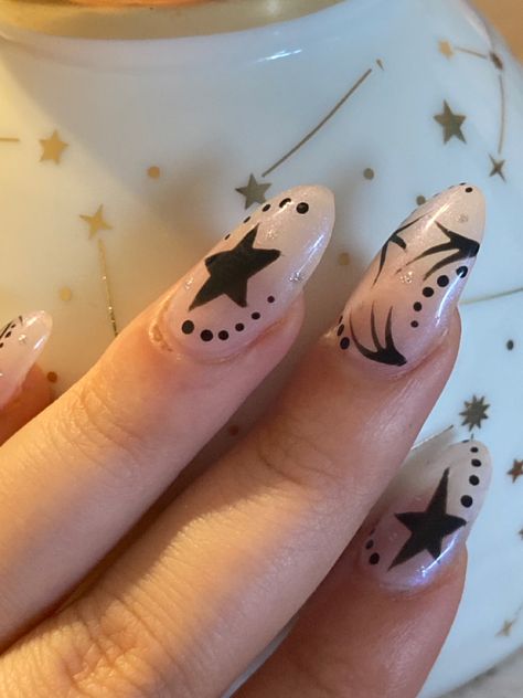 Starred almond acrylic nails Almond Nails Star Design, Nails Star Design, Sharp Almond Nails, Nails Medium Length Almond, Nails Star, Nails Medium Length, Almond Acrylic, Grunge Nails, Y2k Nails