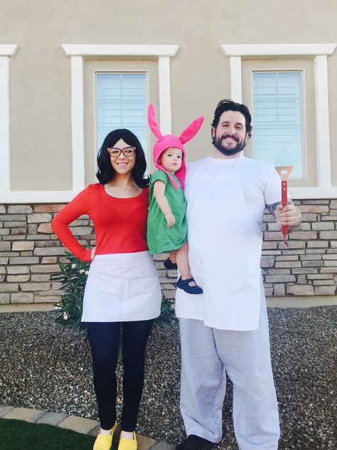 Best Bobs Burgers costume with my family #bobsburgers #halloween #costume Bob's Burgers Halloween Costume, Bobs Burgers Costume, Bob's Burgers Halloween, Matching Family Halloween Costumes, Disney Family Costumes, Burger Costume, Family Costume Ideas, Family Halloween Costume Ideas, Family Themed Halloween Costumes