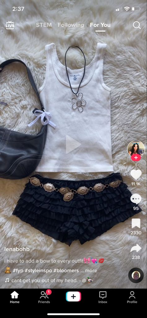 Indie Concert Outfit, Hard Summer Festival Outfit, Hard Summer Festival, Sports Party Outfit, Festival Fits, Rave Fits, Festival Inspo, Festival Outfits Rave, Summer Festival Outfit