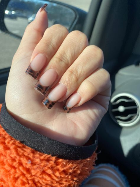 Croc French Nails, French Nails Brown, Short French Nails, Short French Tip Nails, Coffin Nails Ombre, Nails Brown, French Tip Acrylic Nails, Short Square Acrylic Nails, Acrylic Nails Coffin Pink