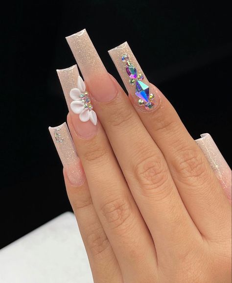 Glitter Nude Acrylic Nails, Nude Acrylic Nails, Nails Easter, Quinceanera Nails, 2022 Nails, Emerald Nails, Trends Nails, Gold Acrylic Nails, Green Acrylic Nails