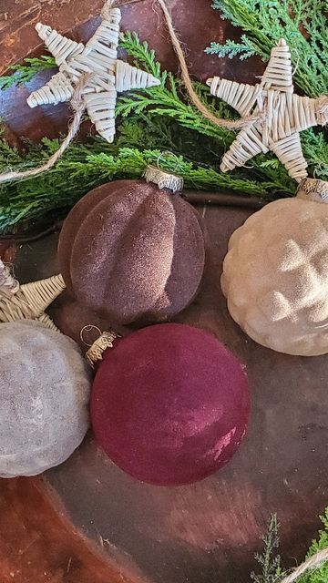 Diy Flocked Ornaments, Diy Velvet Christmas Ornaments, Diy Velvet Ornaments, Cornstarch Paint, Diy Baubles, Gloves Mask, Velvet Ornaments, Moody Christmas, Felt Ornaments Diy