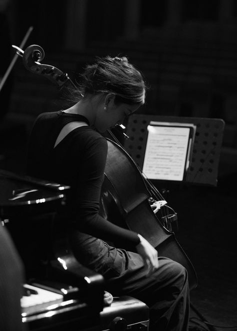 Classical Music Photography, Cello Senior Pictures, Not Another Love Song Julie Soto, Cello Photoshoot, Cellist Aesthetic, Cello Aesthetic, Orchestra Aesthetic, Black Cello, Passion Girl