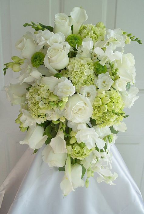 Don't remember the website... but for me Green And White Wedding Flowers, White And Green Flowers, Wedding Flowers Hydrangea, Green Wedding Flowers, Bouquet Bride, Beautiful Wedding Flowers, White Wedding Flowers, Neutral Wedding, Calla Lilies