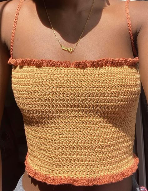 Crochet Top Outfit, Confection Au Crochet, Mode Crochet, Crochet Business, Crochet Design Pattern, Crochet Clothing And Accessories, Crochet Summer Tops, Crochet Simple, Fun Crochet