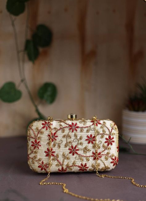 Fancy Purses, Zardozi Work, Anthropologie Bags, Bridal Purse, Sequin Clutch, Floral Clutches, Bridal Bag, Party Wear Sarees, The Net