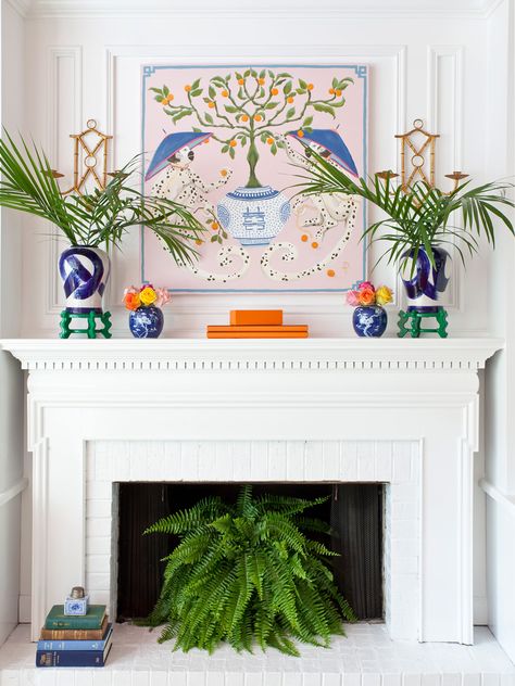 A Nonworking Fireplace Isn’t a Burden, It’s a Major Design Opportunity White Fireplace Mantels, Vintage Candle Sconces, Design Camino, Mantel Styling, Mantle Styling, Summer Mantel, Fireplace Decorations, Fireplace Mantle Decor, Comfy Living Room