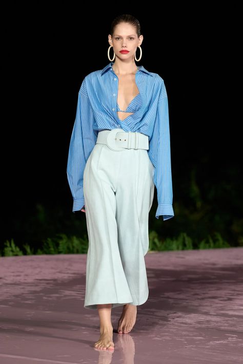 Outfit Printemps, Resort 2024, Resort Fashion, Womenswear Fashion, 1940s Fashion, 2024 Fashion, Vogue Fashion, Fashion Show Collection, Carolina Herrera