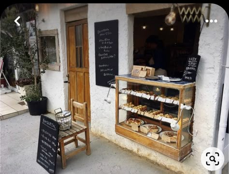 Japan Bakery Shop, Small Bakery Shop, Black Bakery, Mini Cafeteria, Tiny Bakery, Small Shop Design, Tiny Cafe, Mini Bakery, Mini Cafe