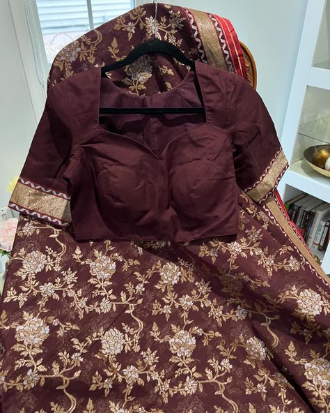 Banaras cotton jamdani in coffee brown color paired with pattern blouse! Available to ship immediately within USA Please DM to order! Blouse size 38 #jamdani #jamdanisaree #saree #sareelove #swaraexclusivebyswathi #blouse #sareestyle Coffee Brown Color, Jamdani Saree, Pattern Blouse, Color Pairing, Coffee Brown, Saree Styles, Blouse Patterns, Brown Color, Saree