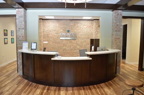 Example for front desk with open access on both sides Small Office Reception Desk, Receptionist Desk Design, Office Reception Desk Designs, Orthodontic Office Design, Chiropractic Office Design, Front Desk Design, Small Reception Desk, Hotel Reception Desk, Waiting Room Design