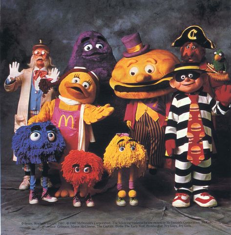 McDonalds !!!  Whatever happened to ronald mcdonald & his friends seems like his friends disappeared then slowly he disappeared too 80s Characters, Mc Do, Circus Characters, Mc Donald, 90s Childhood, I Remember When, Photo Vintage, Childhood Toys, 90s Kids