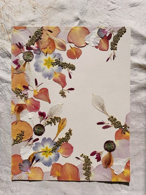 Pressed Flowers Diy, Flower Petal Art, Dried Flowers Diy, Diy Fleur, Illustration Kunst, Pressed Flower Crafts, Floral Preservation, Just B, Bouquet Preservation