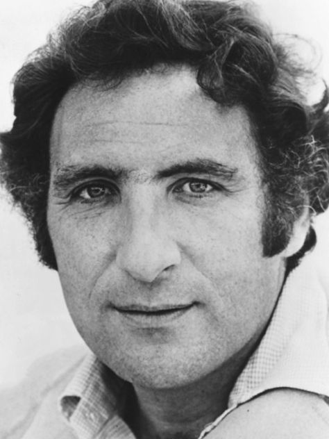 Judd Hirsch Ashley Judd High Crimes, Judd Hirsch, Classic Actors, Alarm Clocks, Film Studies, Character Actor, Human Face, Favorite Actors, Hollywood Actor